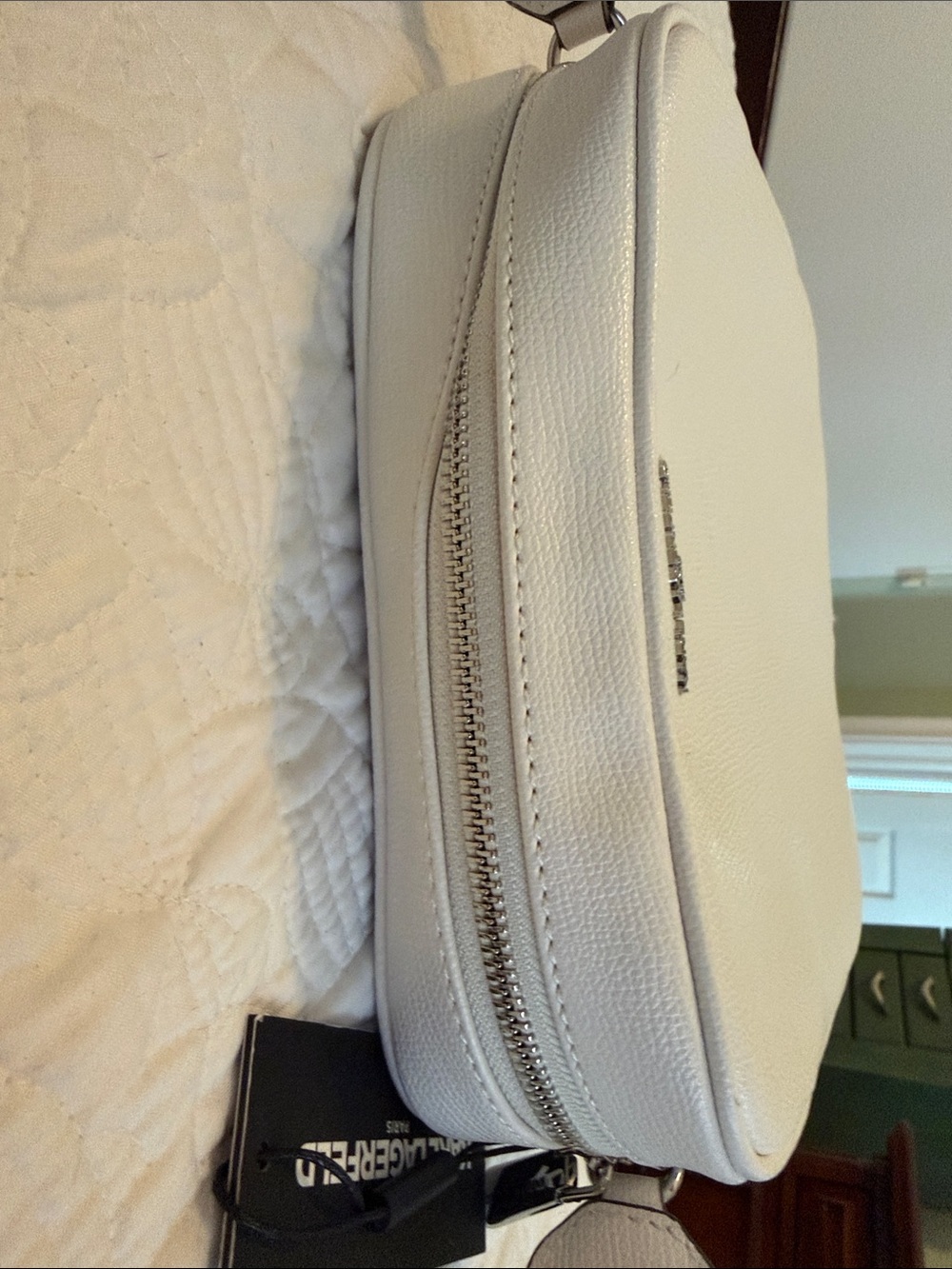 NWT Karl Lagerfeld White Camera Bag with Logo Strap - Picture 4 of 11